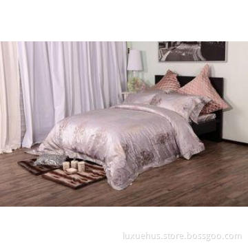 Purple Silk Luxury Bed Set With High Yarn Count , Bedroom B